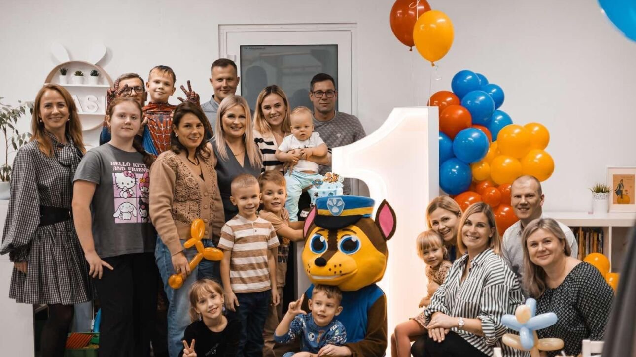 ba2f99f7-433f-4c57-bfa3-c7a395e6a627